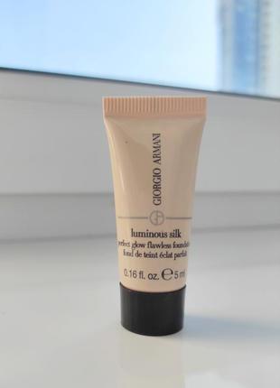 Мініатюра тональний крем armani beauty
luminous silk perfect glow flawless oil-free foundation