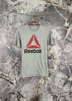 Чоловіча крута оригінальна футболка reebok розмір s