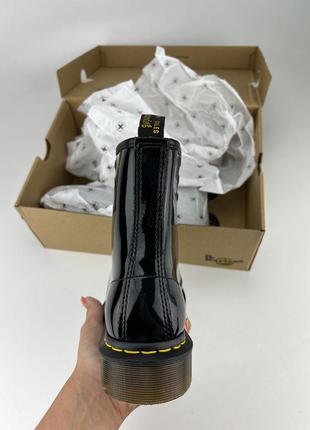 Ботинки dr. martens 1460 black patent lamper 11821011 черные лаковые, оригинальные ботинки др мартенс2 фото