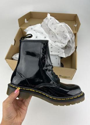 Ботинки dr. martens 1460 black patent lamper 11821011 черные лаковые, оригинальные ботинки др мартенс3 фото