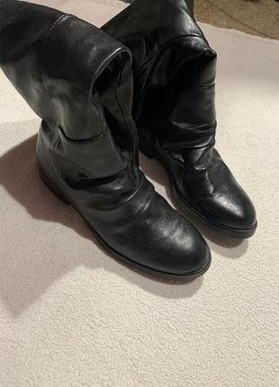 Стильные женские сапоги