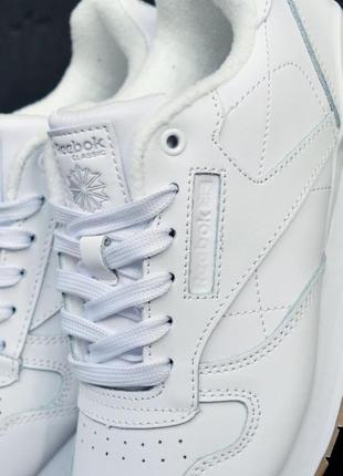 Женские кроссовки reebok classic8 фото