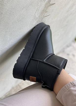 Жіночі шкіряні уггі