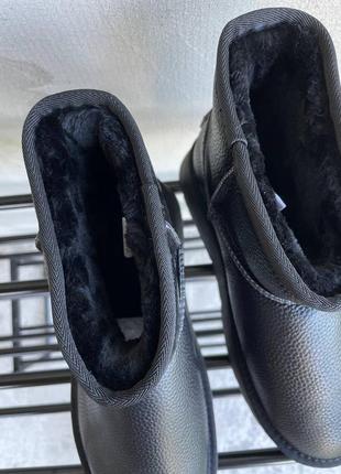 Жіночі шкіряні уггі