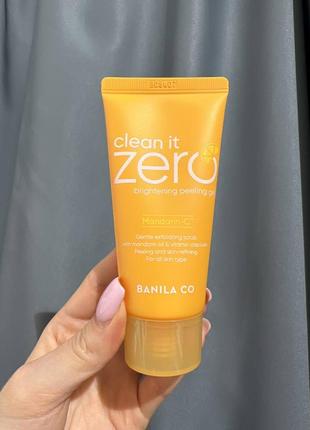 Пілінг-скатка для обличчя з мандарином banila co clean it zero brightening peeling gel 50 ml