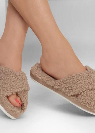 Женские бежевые модные тапочки тедди шлепанцы skechers cozy slide