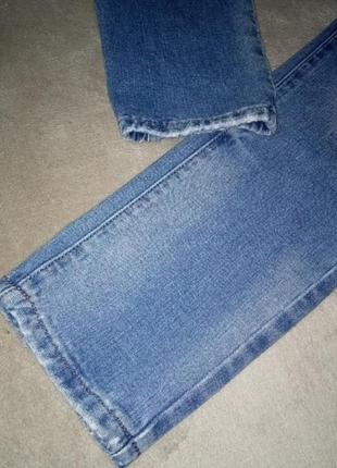 Женские светлые рваные джинсы 282 фото