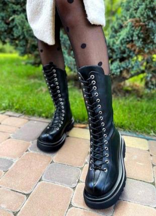 Черные сапоги высокие берцы с шнуровкой