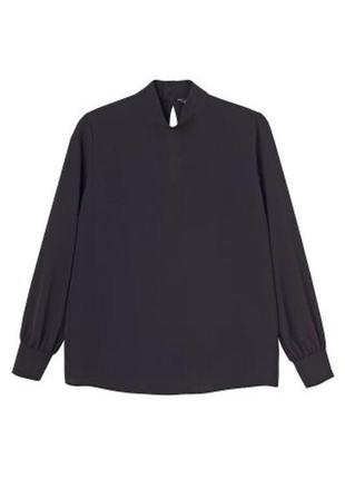 Новая черная трендовая блуза брала за 1400грн, функцией в три раза дешевле