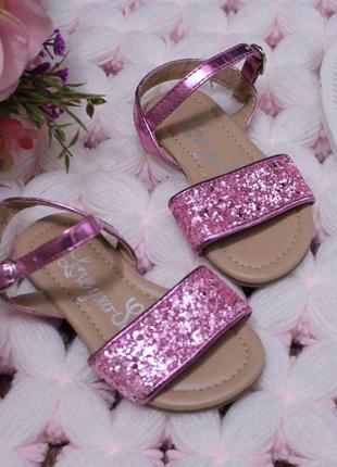 Классные блестящие босоножки сандалии