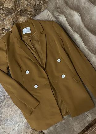 Стильный пиджак bershka