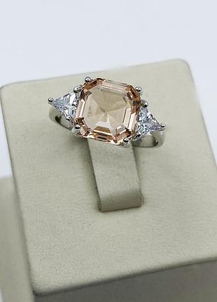 Каблучка срібна з морганітом та кубічним цирконієм 19 3,89 г