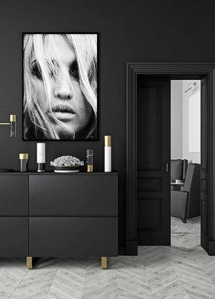 Постер 50х70 дівчина чорно-білий 2