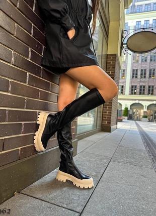 Стильні натуральні жіночі високі чоботи чорного кольору, трендові демісезонні шкіряні ботфорти7 фото