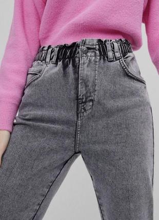 Серые джинсы мом mom jeans bershka3 фото