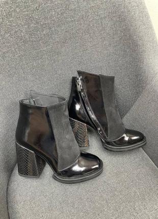 Черные наплак + замша ботильоны на удобном каблуке