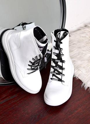 Белые кожаные ботинки демисезонные зимние2 фото