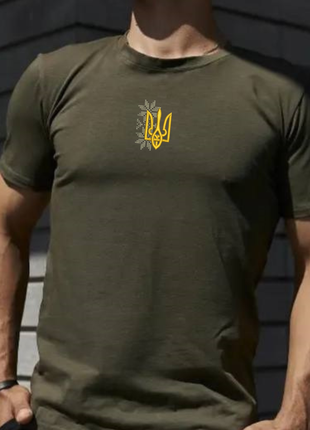 Футболка з вишивкою тризубець 01