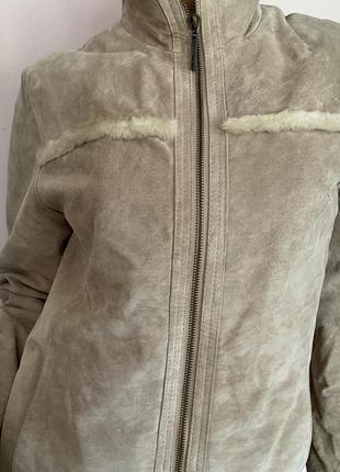 Натуральная замшевая курточка с декором из искусственного меха/s- m/ brend river island2 фото