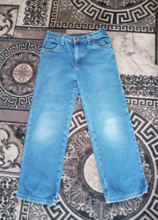 Джинсы прями