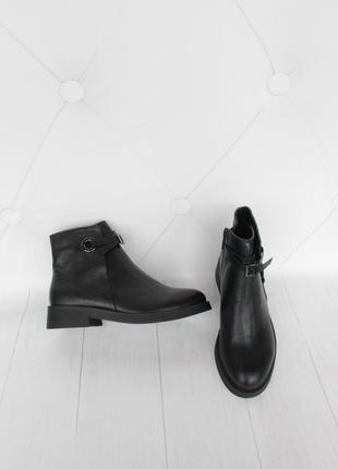 Демісезонні шкіряні черевики, ботильйони 37 розміру