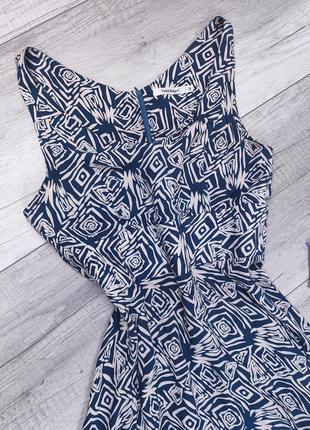 Женское длинное платье без рукавов natali bolgar синее с абстрактным принтом размер 38 (м)5 фото