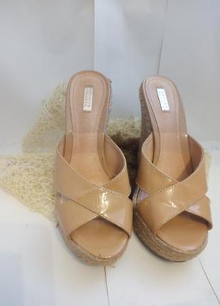 Босоніжки супер.будуть шикарно виглядати на ніжці 🙂