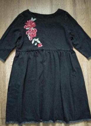 Джинсовое платье оверсайз с необработанным краем и вышивкой платья вышиванка2 фото