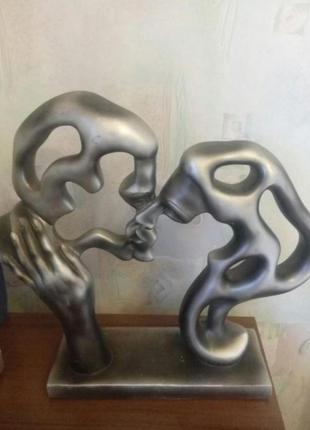 Классна фігура ,, поцілунок " статуетка ручна робота ❤️2 фото