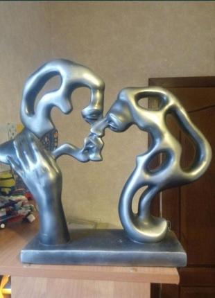 Классна фігура ,, поцілунок " статуетка ручна робота ❤️1 фото