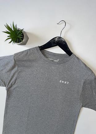 Футболка dkny
