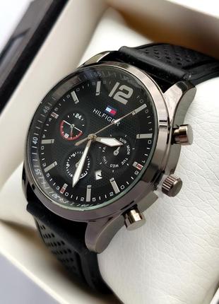 Чоловічий наручний годинник чорного кольору на каучуковому ремінці3 фото