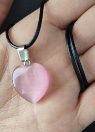 Кулон сердечко натуральный камень розовый кошачий глаз1 фото