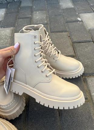 Очень стильные и качественные ботинки сапожки zara в стиле dr.martens 😍