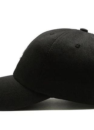 Бейсболка кепка черная унисекс универсальная лого вышитая r3 фото