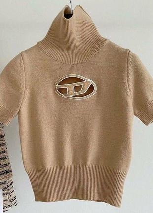 Трендовая кофточка топ свитер с брендовым лого с горлом коротким рукавом модный трендовый2 фото