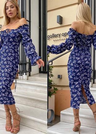 Платье со шнуровкой на спине