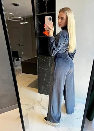 Велюровый прогулочный костюм2 фото