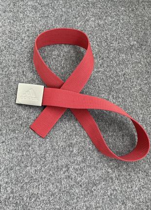 Фірмовий трекінговий ремінь від adidas