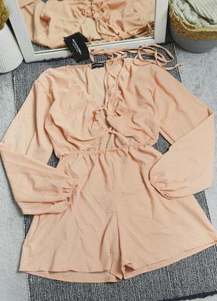 Новый персиковый комбинезон prettylittlething