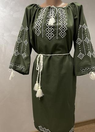 Стильна жіноча сукня на зеленому полотні ручної роботи. с - 6883 фото