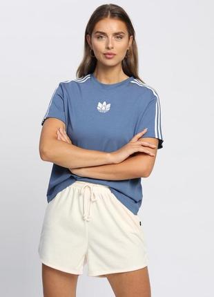 Adidas женская фирменная футболка оригинал адидас р. xs