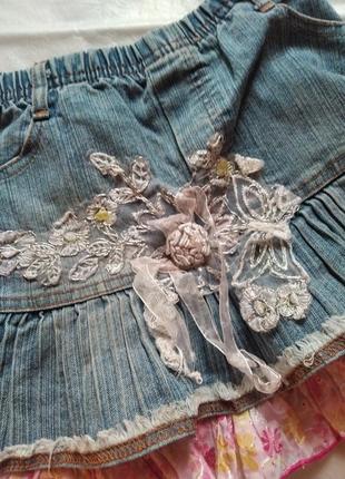 Джинсовая юбка с цветами нашивкой рюшами2 фото