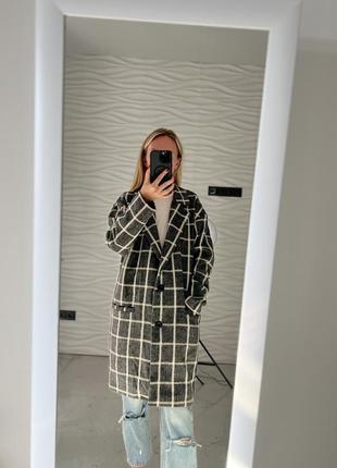 Пальто в клітинку