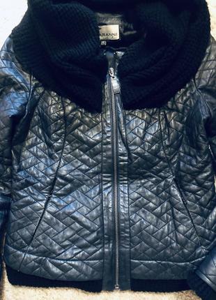 Куртка кожаная стеганая с капюшоном стиль punto оригинал бренд размер s,м2 фото