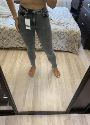 Стильные джинсы скинни 36,38p как zara