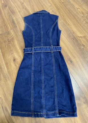 Актуальное джинсовое платье мини, с поясом, на замок, платье, стильное, модное, трендовое9 фото