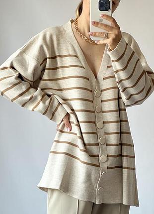 Кардиган на ґудзиках