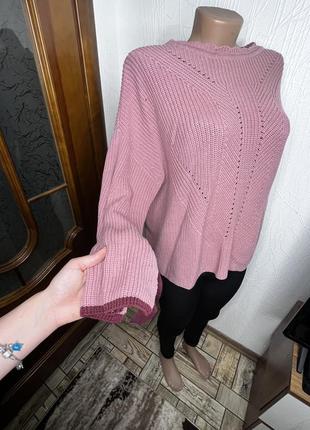 Вязаный женский свитер с завязками на рукавах3 фото