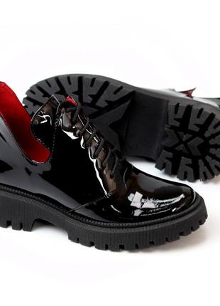 Натуральные кожаные лакированные черные демисезонные туфли - ботинки на шнуровке9 фото